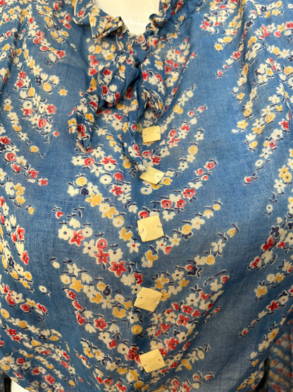 1940s Floral Top with Exquisite Buttons